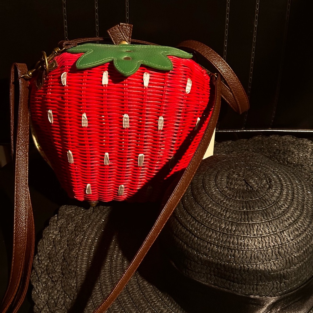 Strawberry-Inspired Red and Green Woven Crossbody Bag